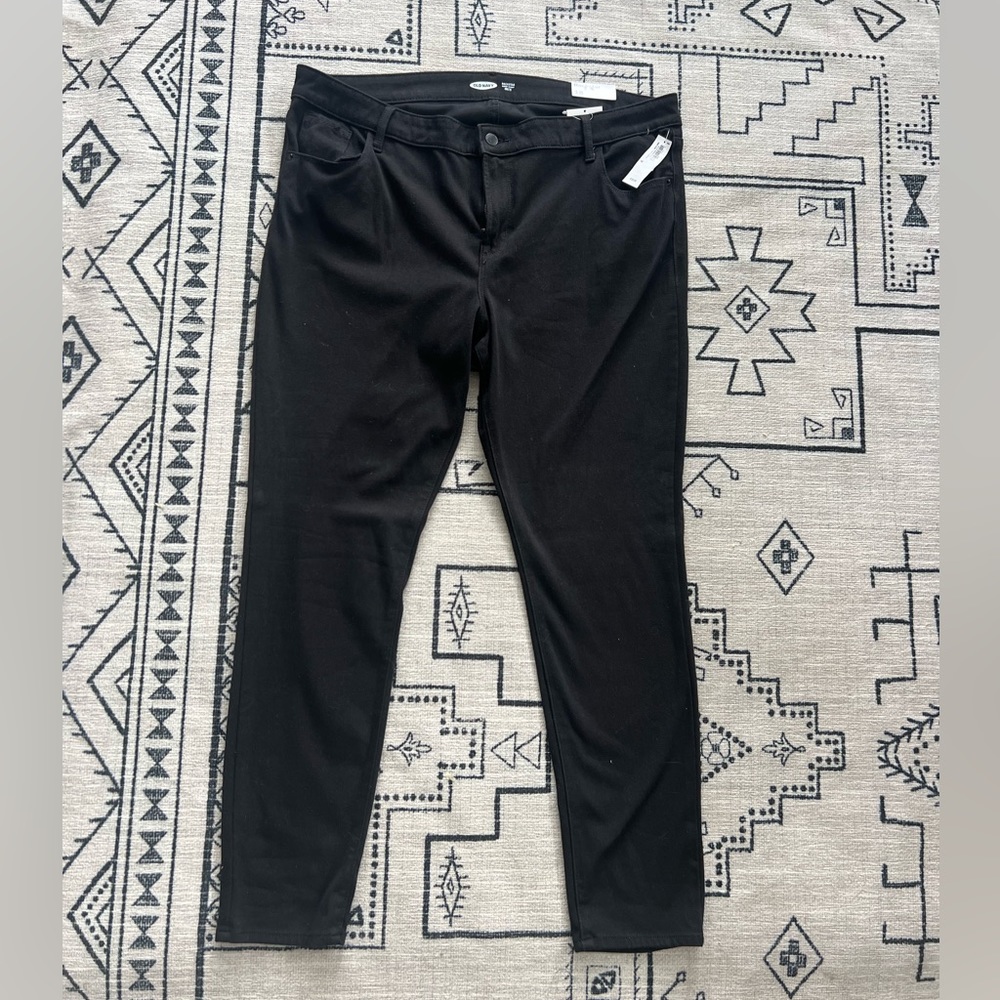Old navy black rockstar jeans size 18r